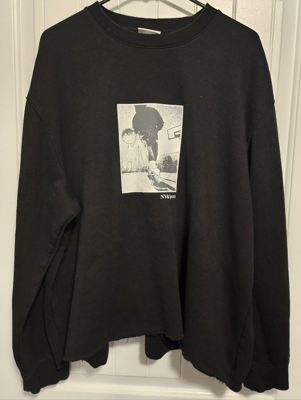 H&M Black Crewneck Sweatshirt with Monochrome Basketball Graphic